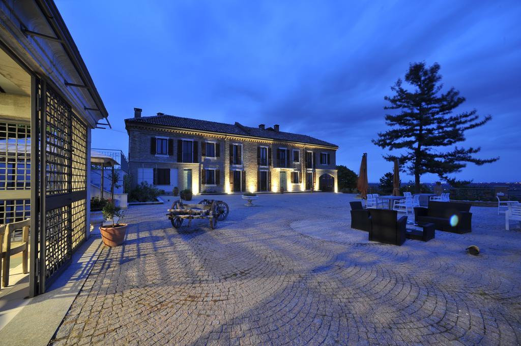 Cascina San Michele Bed & Breakfast Костилиоле ди Асти Екстериор снимка