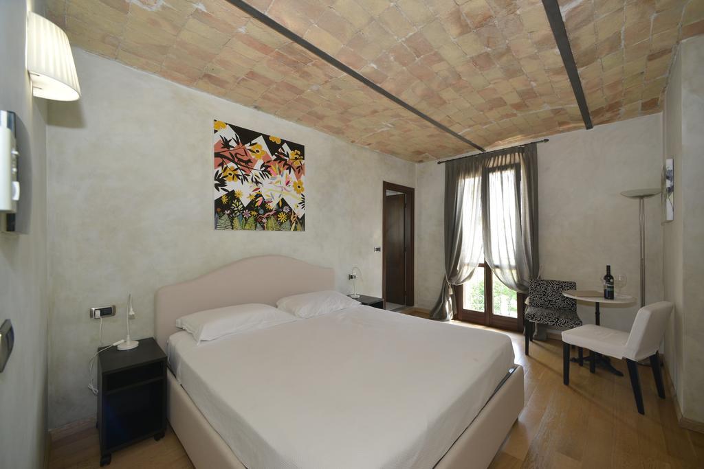 Cascina San Michele Bed & Breakfast Костилиоле ди Асти Стая снимка