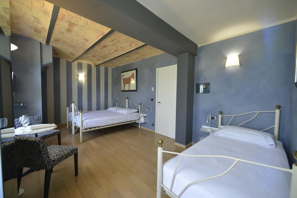 Cascina San Michele Bed & Breakfast Костилиоле ди Асти Стая снимка