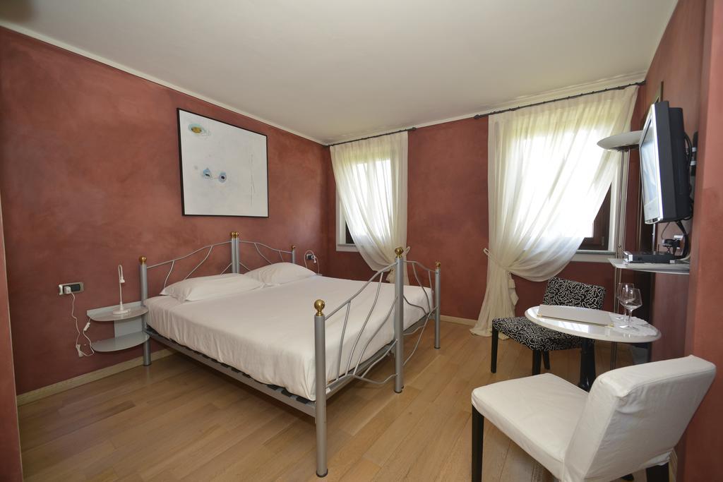 Cascina San Michele Bed & Breakfast Костилиоле ди Асти Стая снимка