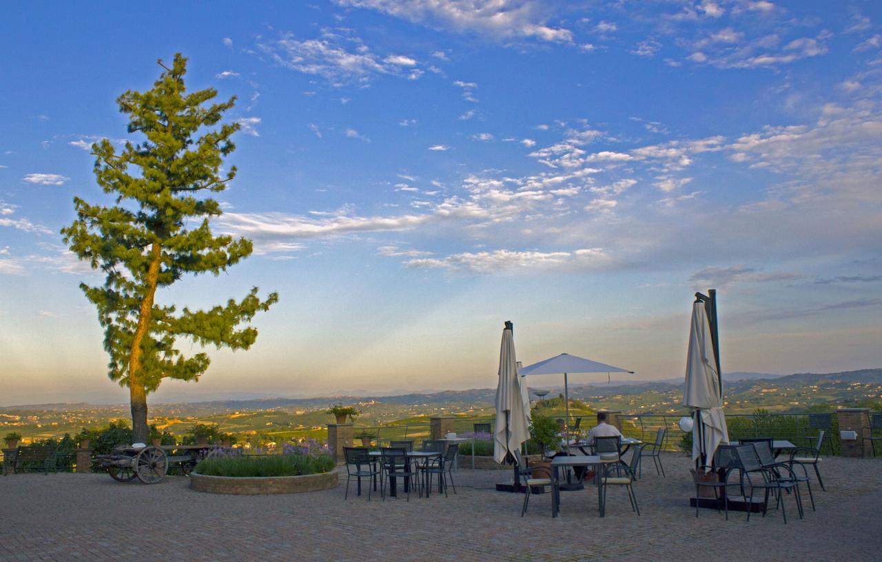 Cascina San Michele Bed & Breakfast Костилиоле ди Асти Екстериор снимка