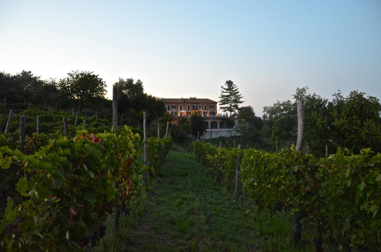 Cascina San Michele Bed & Breakfast Костилиоле ди Асти Екстериор снимка